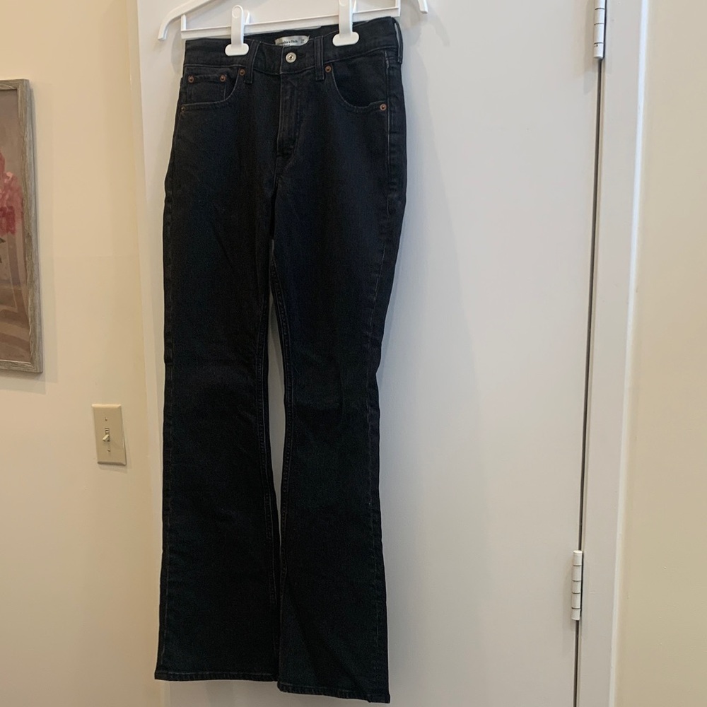 Abercrombie & Fitch Women's Black Flared Mid-Rise Jeans